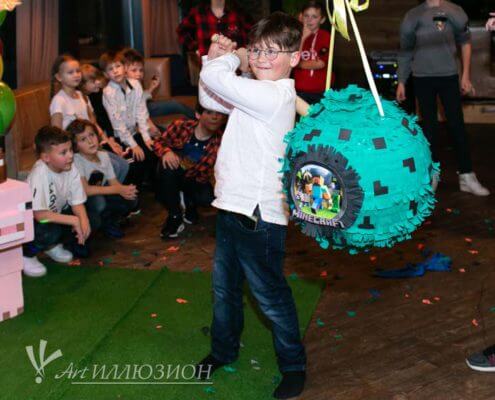 Аниматоры Киев на детский праздник в стиле Minecraft